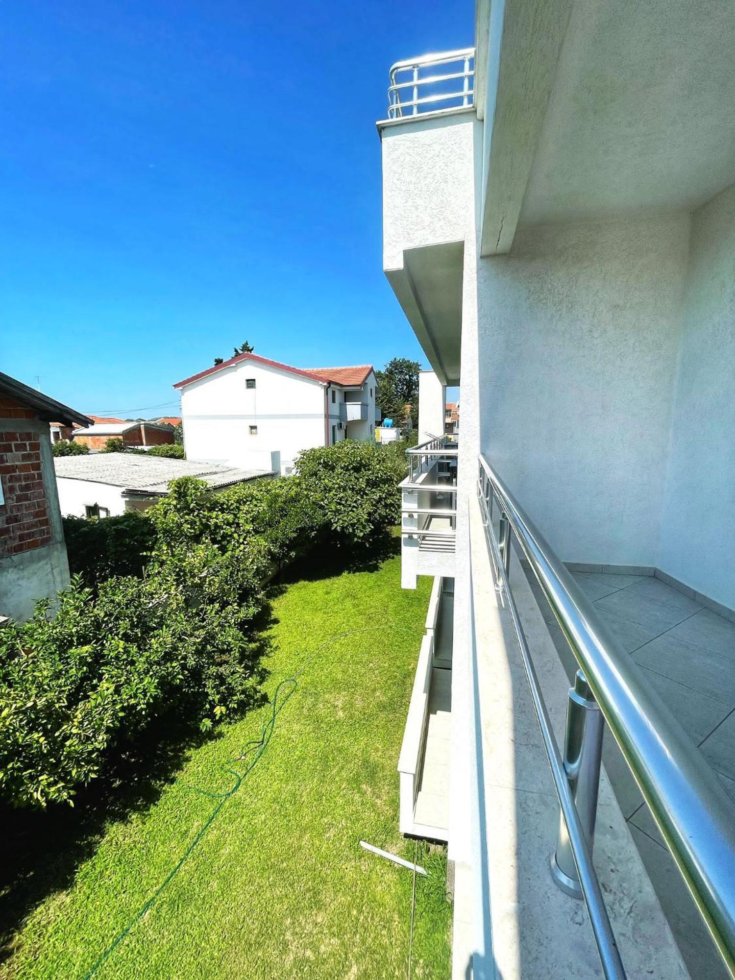 Apartmani Vila Milaris Ulcinj Exterior foto